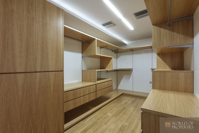 web_17dressingroom 2.jpg